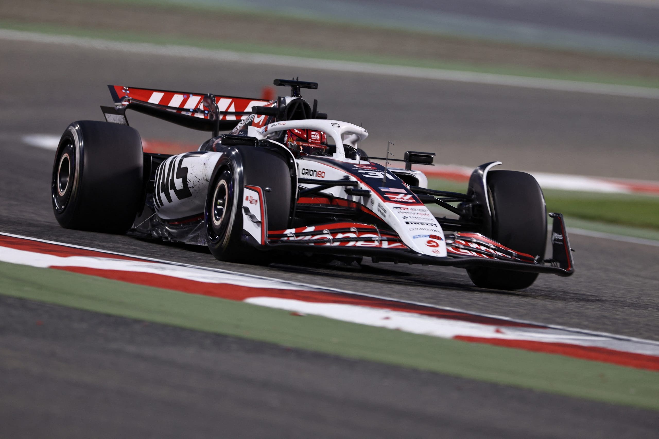 Carro Haas 2
